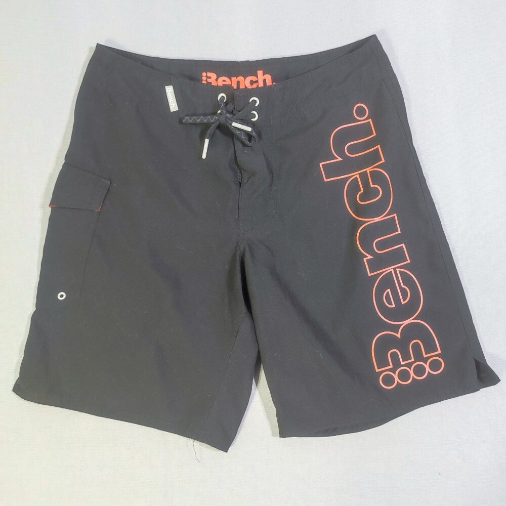 Bench Board short men's size 30 black with orange graphic design